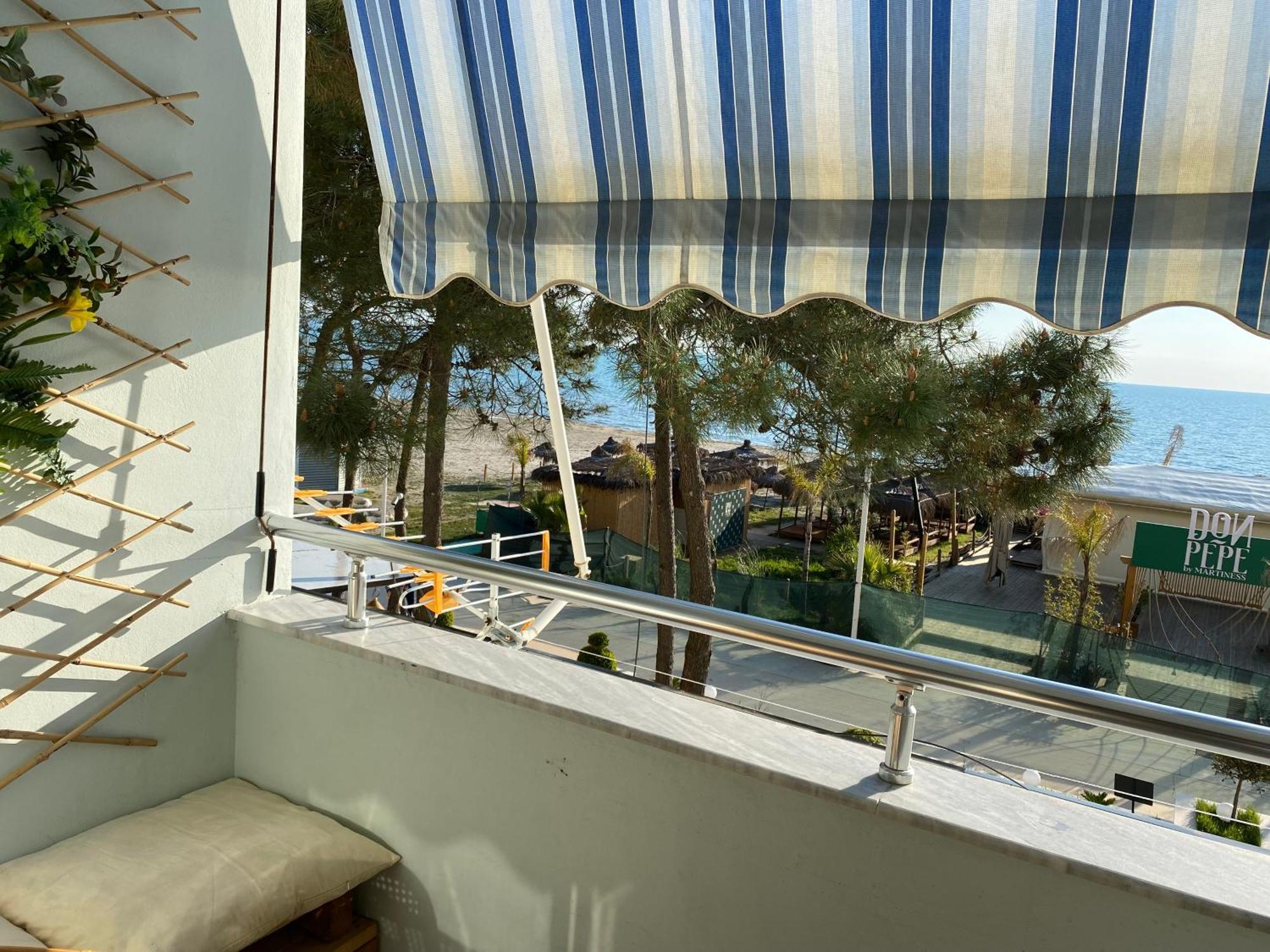 Pandora's Seaview Apartment